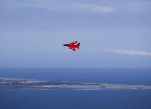 How do I talk to a live person at Qatar Airways?