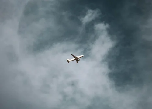 How do I speak to a live person at Lufthansa?